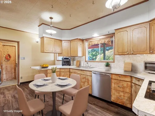 $619,900 | 1800 Northeast Corbett Hill Road, Corbett, OR 97019