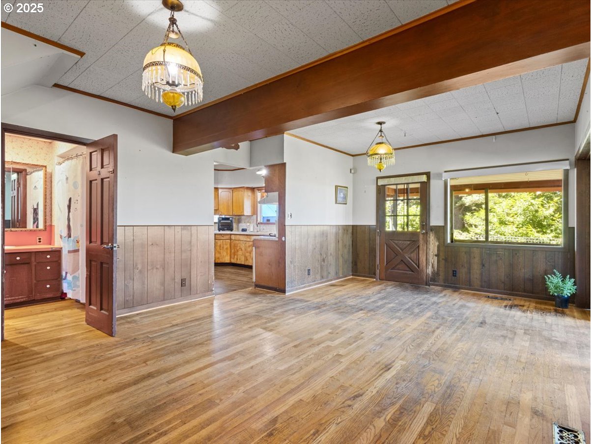 1800 Northeast Corbett Hill Road Corbett, OR 97019 - Photo 7 of 38 Deck