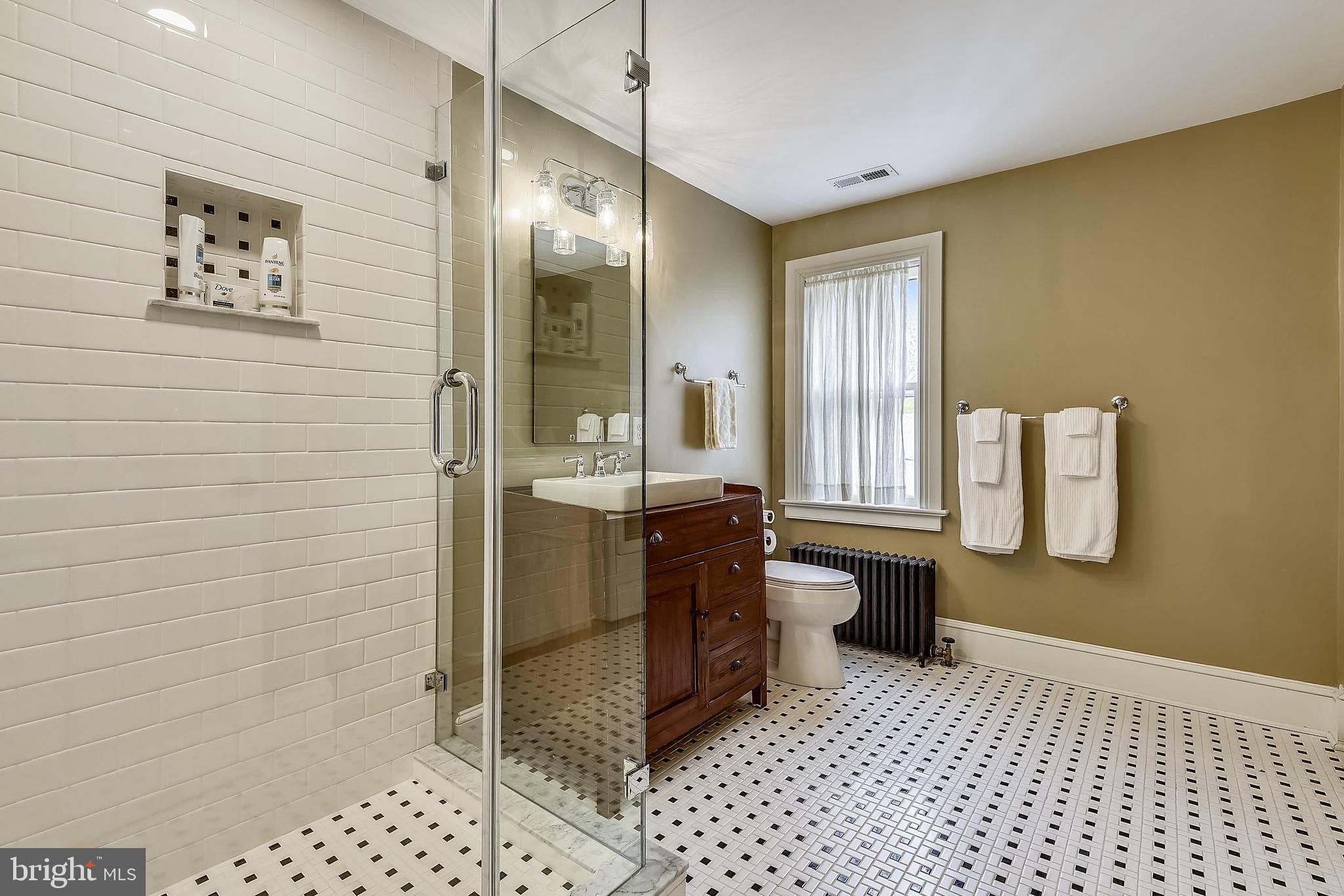 528 Wilson Road Annapolis, MD 21401 - Photo 40 of 90 Full bath and laundry room on second level
