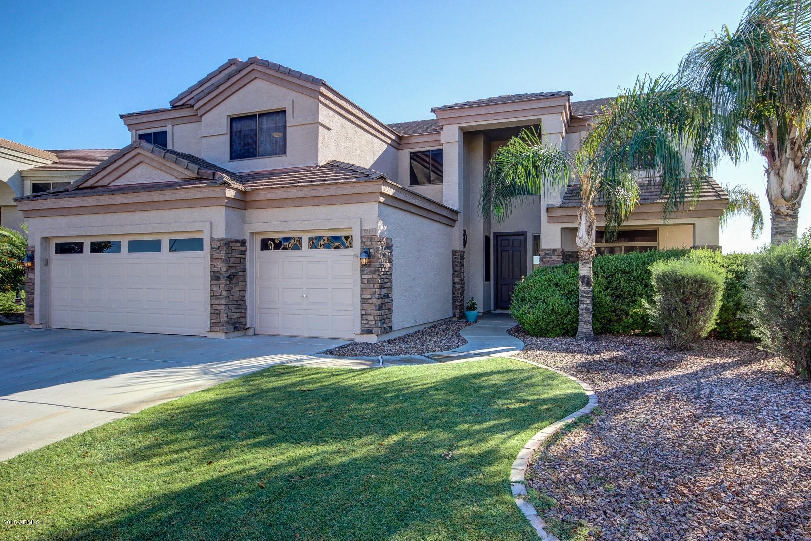 997 South Roles Drive Gilbert, AZ 85296 - Photo 1 of 35 Front