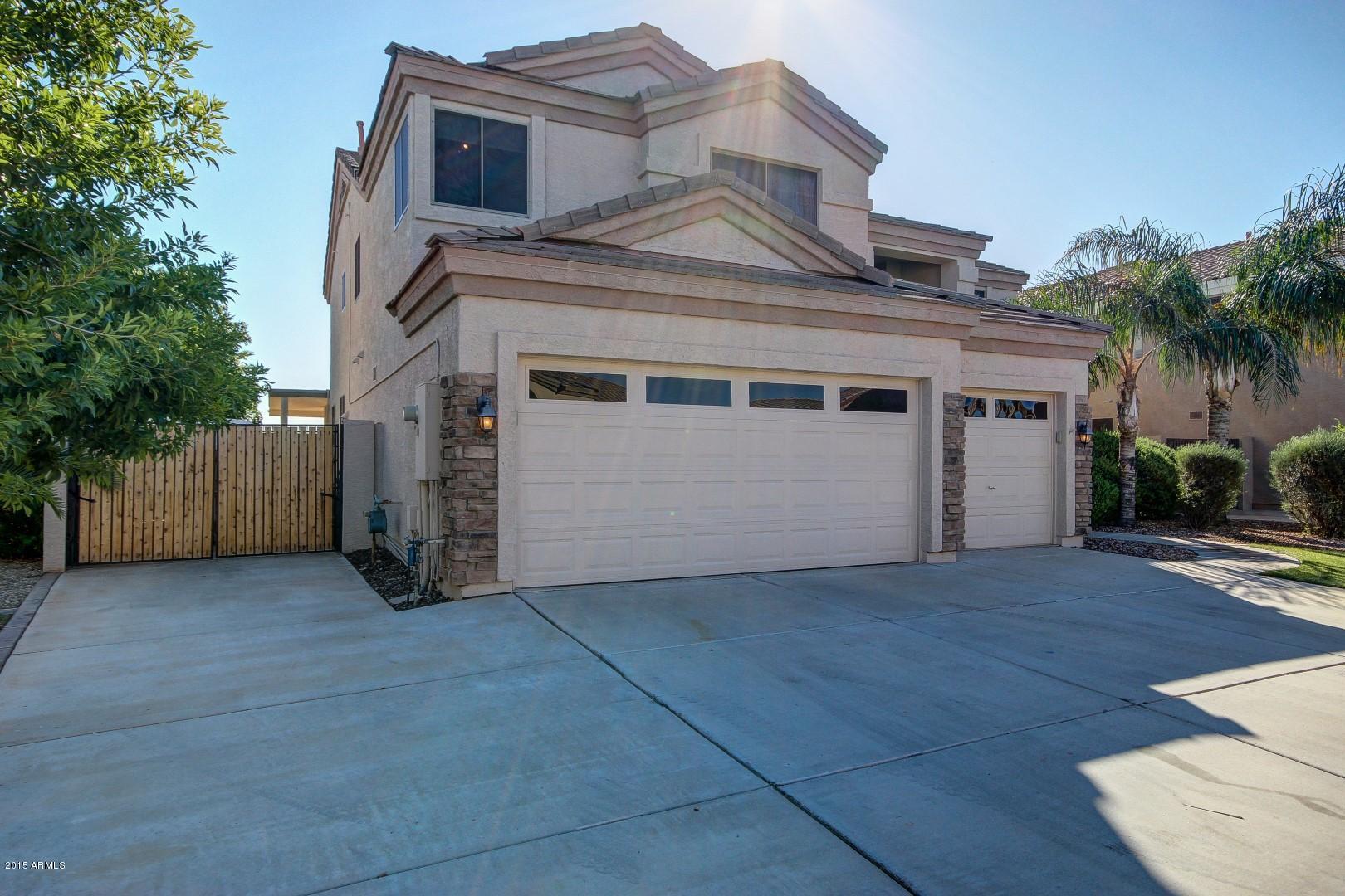 997 South Roles Drive Gilbert, AZ 85296 - Photo 2 of 35 Garage/RV Gate