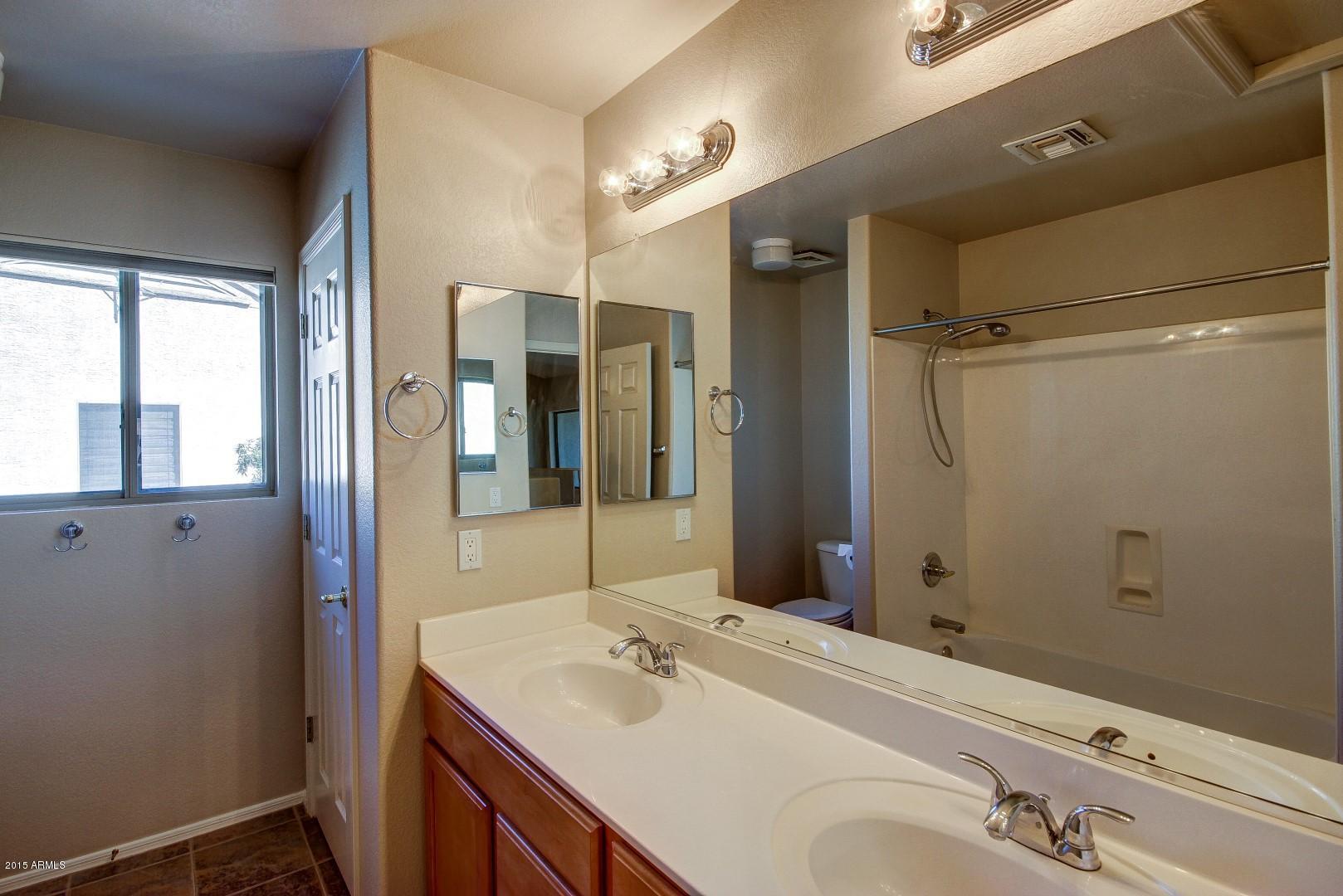 997 South Roles Drive Gilbert, AZ 85296 - Photo 26 of 35 Guest Bath 2