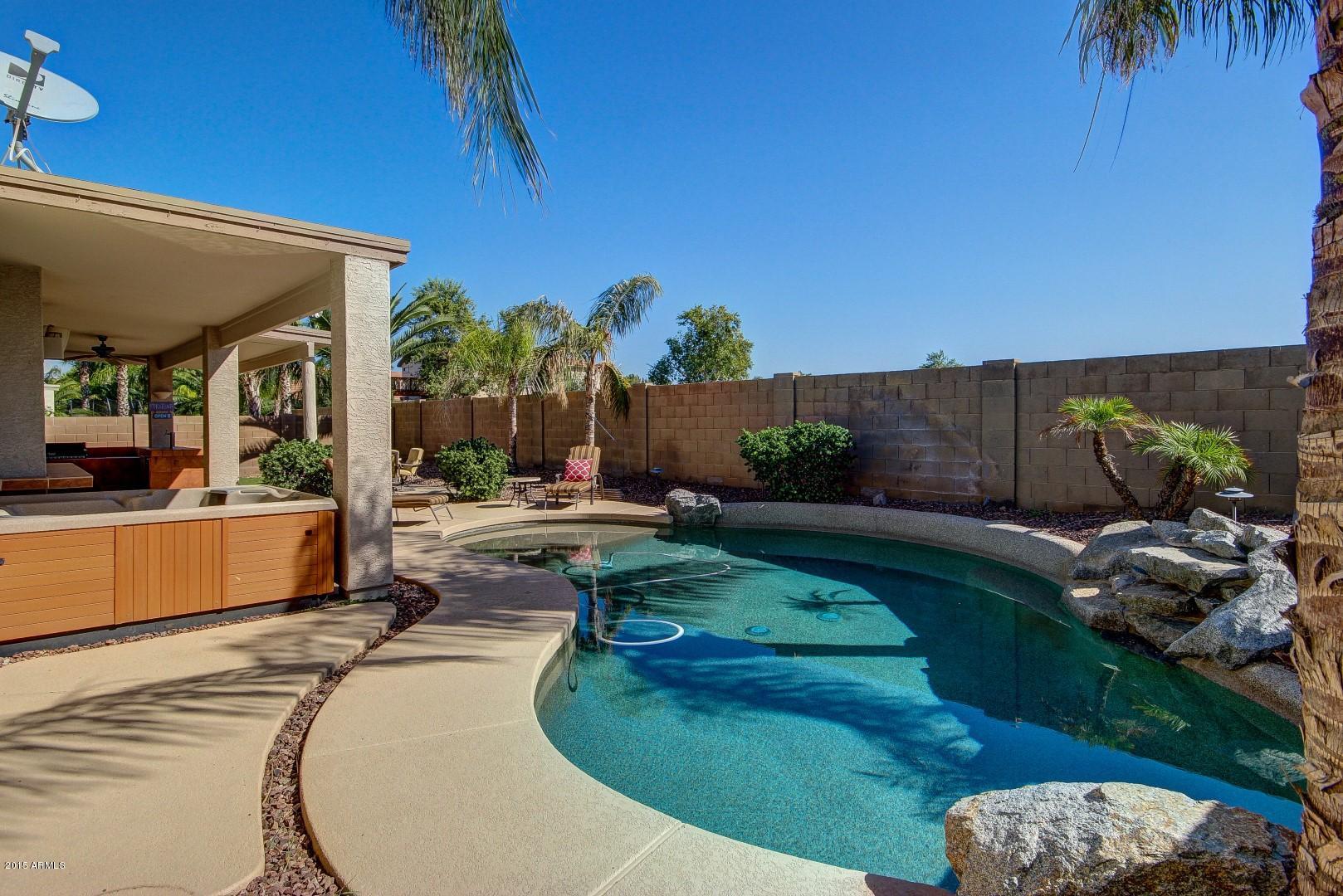 997 South Roles Drive Gilbert, AZ 85296 - Photo 30 of 35 Backyard