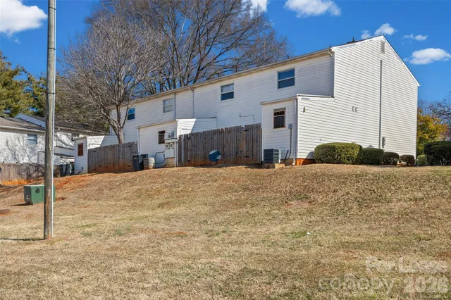 $1,225 | 7906 Oak Meadow Court, Charlotte, NC 28210