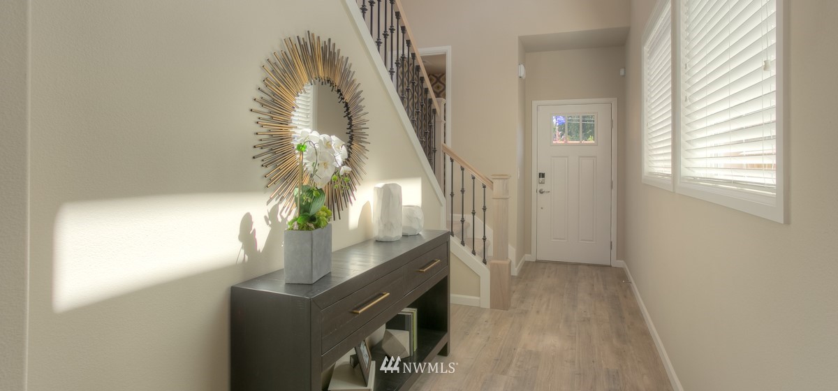 23216 44th Drive Southeast, Unit 7 Bothell, WA 98021 - Photo 4 of 25 Gallery Image 4
