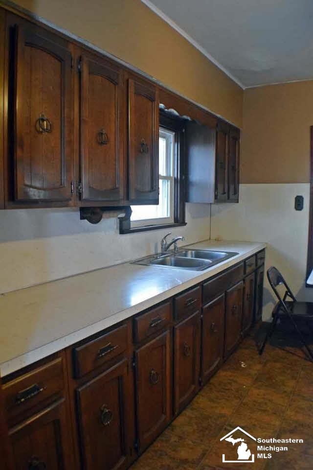 539 East Sterns Road Temperance, MI 48182 - Photo 7 of 17 20457283-6.JPG