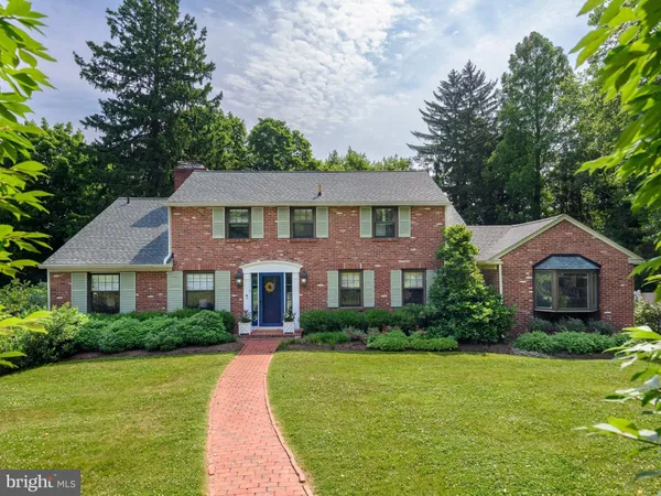 $1,000,000 | 2 Porteous Road, Berwyn, PA 19312