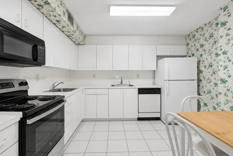 $699,000 | 3901 Indian Creek Drive, Unit 309, Miami Beach, FL 33140