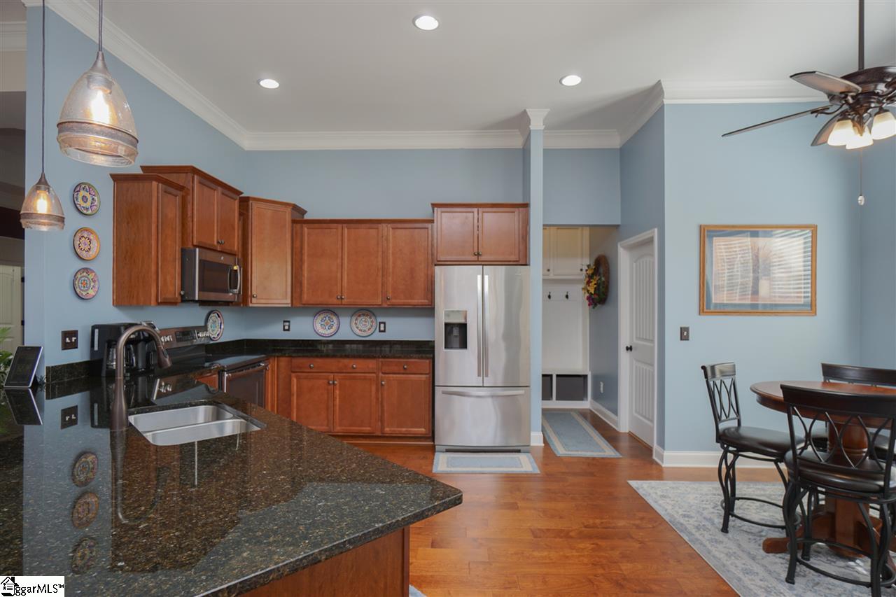 426 Bucklebury Road Greer, SC 29651 - Photo 10 of 31 Gallery Image 10