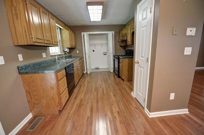 181 Owl Roost Road Dayton, TN 37321 - Photo 5 of 22 4 181 Owl Roost Kitchen