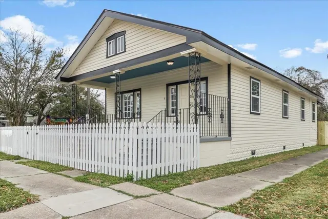 $2,100 | 703 Leboeuf Street, New Orleans, LA 70114
