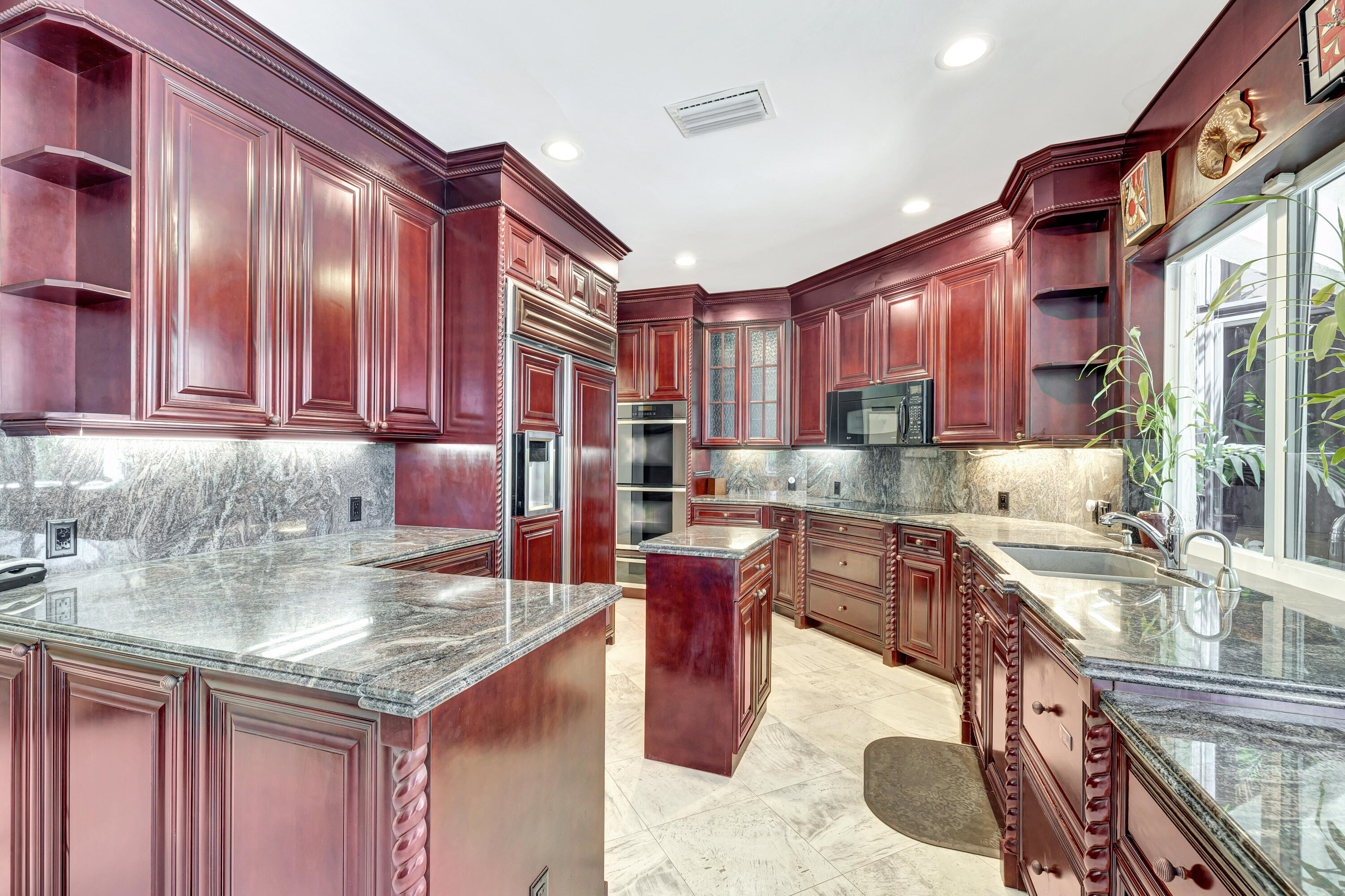 10615 Stonebridge Boulevard Boca Raton, FL 33498 - Photo 14 of 49 Kitchen