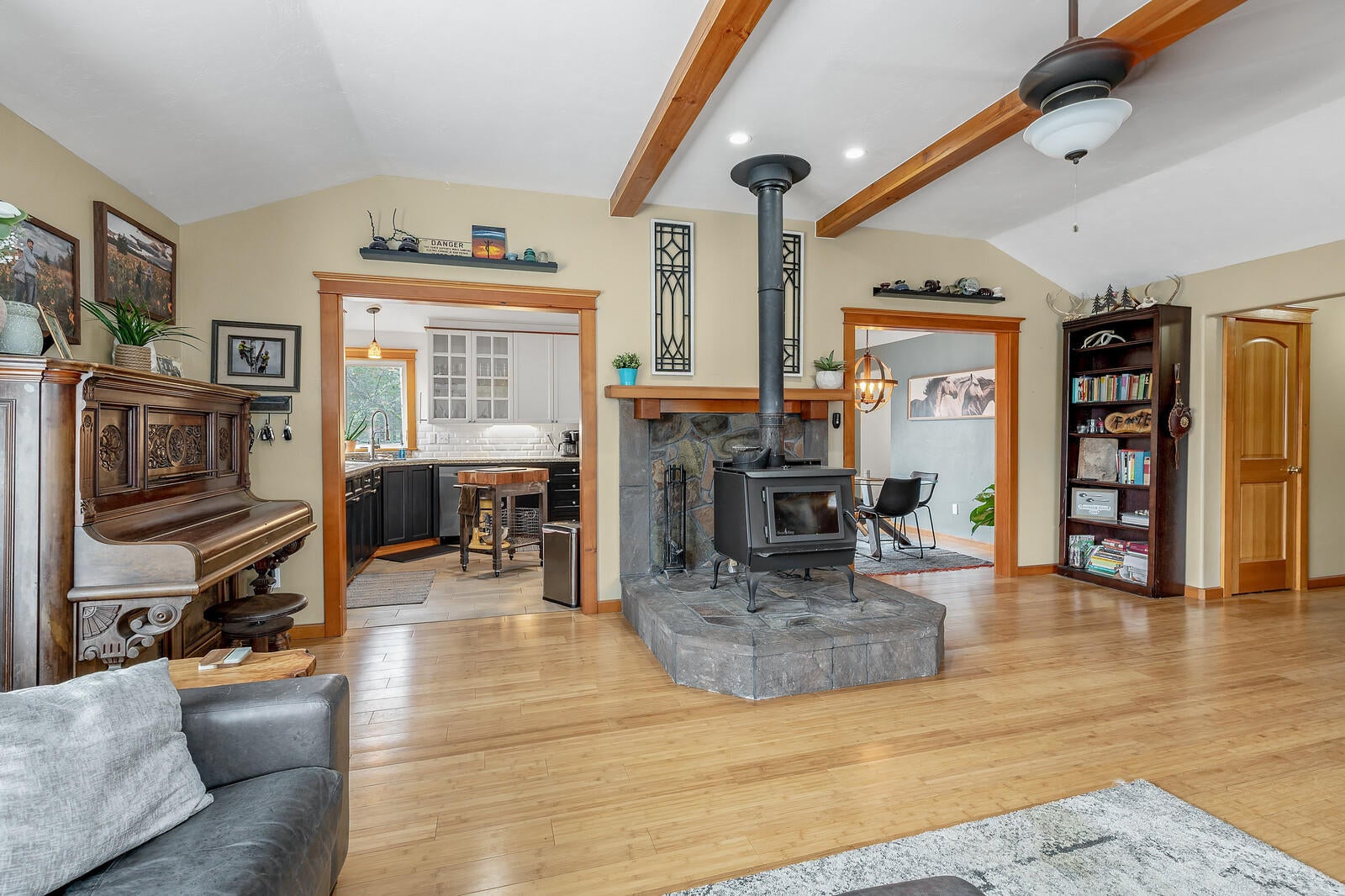904 Ragsdale Road Trail, OR 97541 - Photo 14 of 68 40_RR_40_mls