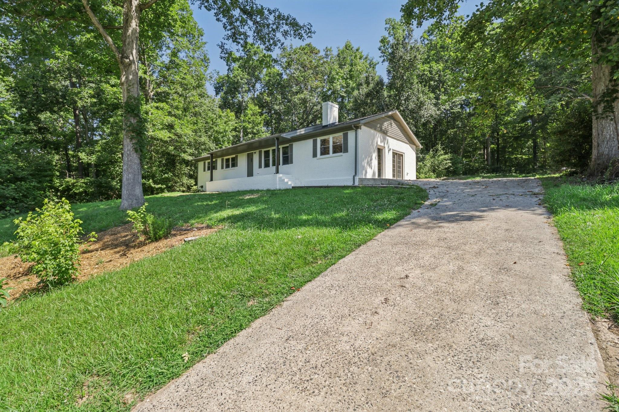 848 Ike Lynch Road Dallas, NC 28034 - Photo 3 of 32