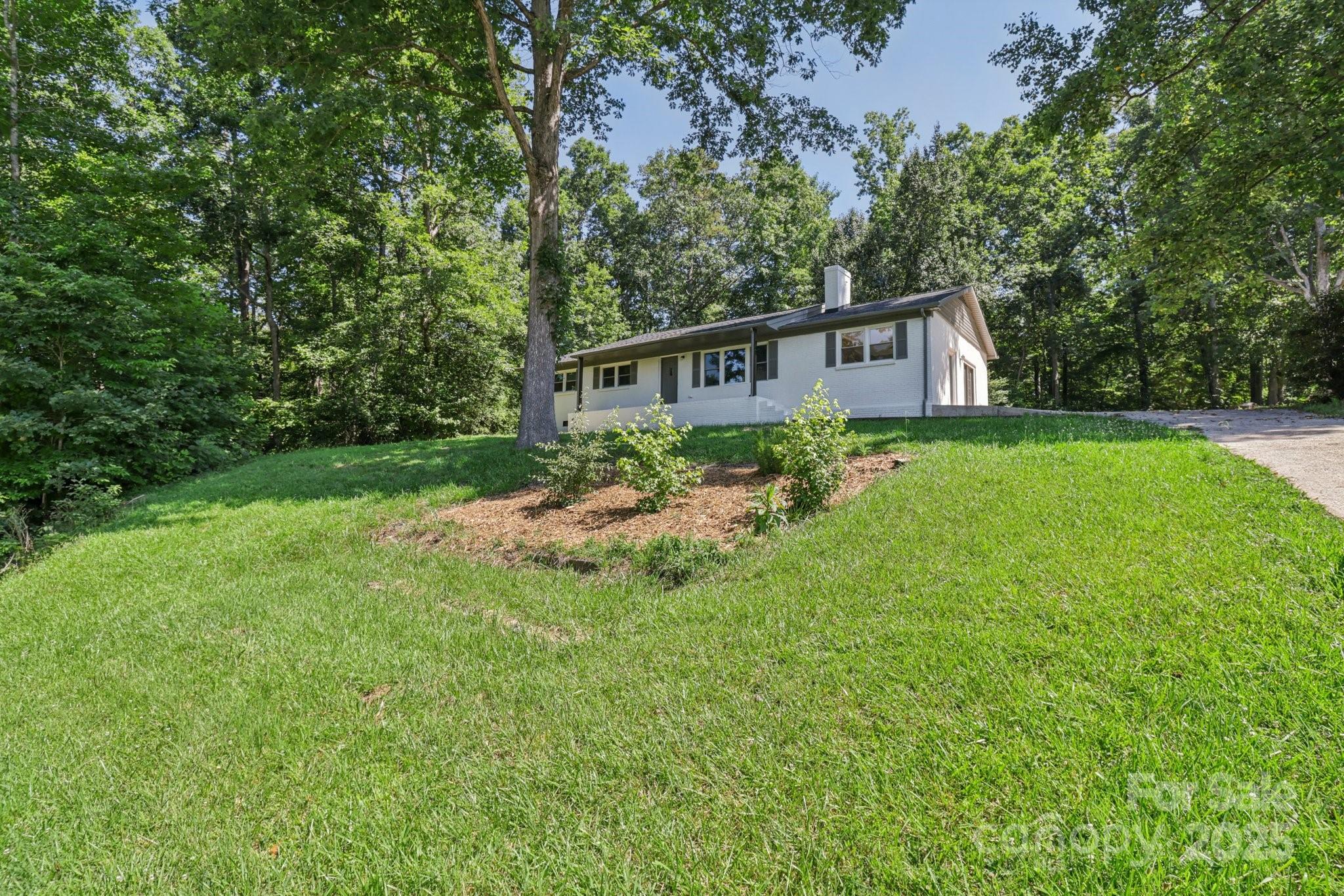 848 Ike Lynch Road Dallas, NC 28034 - Photo 4 of 32