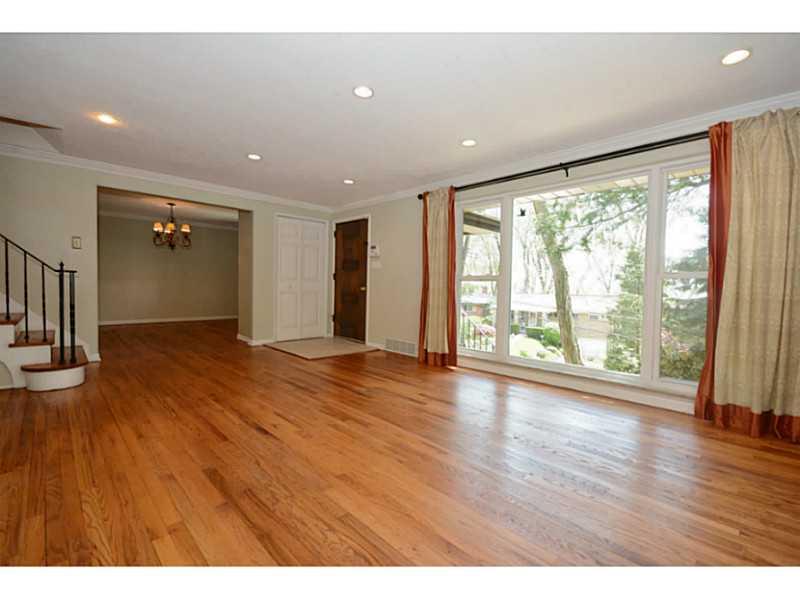 6645 Landview Road Pittsburgh, PA 15217 - Photo 4 of 18 Living Room. Fabulous windows in LR