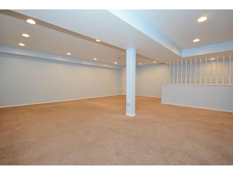 6645 Landview Road Pittsburgh, PA 15217 - Photo 9 of 18 Family Room. Huge famly room with recessed lighting
