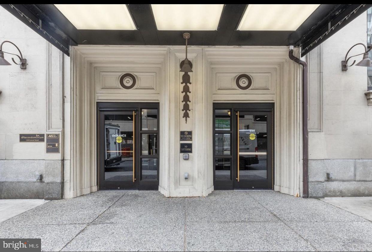 1324 Locust Street, Unit 308 Philadelphia, PA 19107 - Photo 2 of 11 a view of entryway