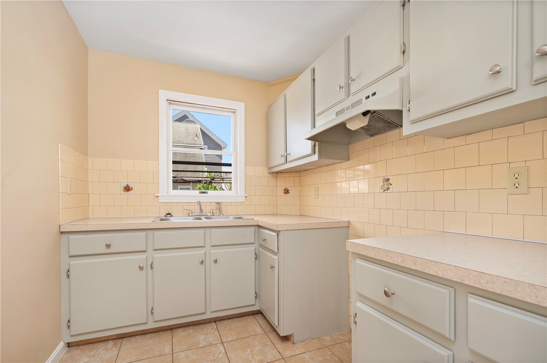 34 Hancock Street, Unit 1 Pawtucket, RI 02860 - Photo 6 of 17