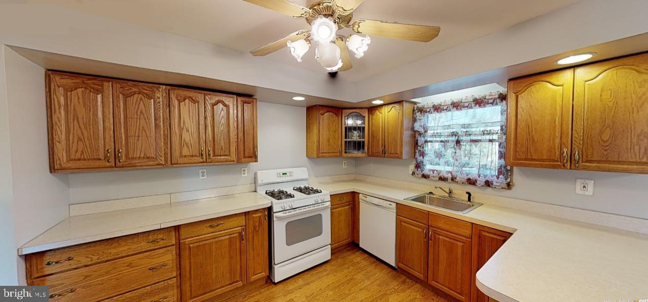 10 Woodbridge Road Gibbsboro, NJ 08026 - Photo 4 of 16 Gallery Image 4