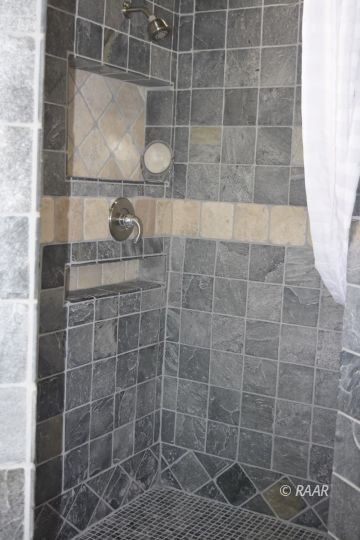 516 South Sorrel Street Ridgecrest, CA 93555 - Photo 18 of 32 a bathroom with a shower