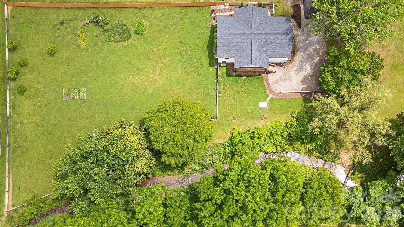 923 Newfound Road Leicester, NC 28748 - Photo 3 of 38
