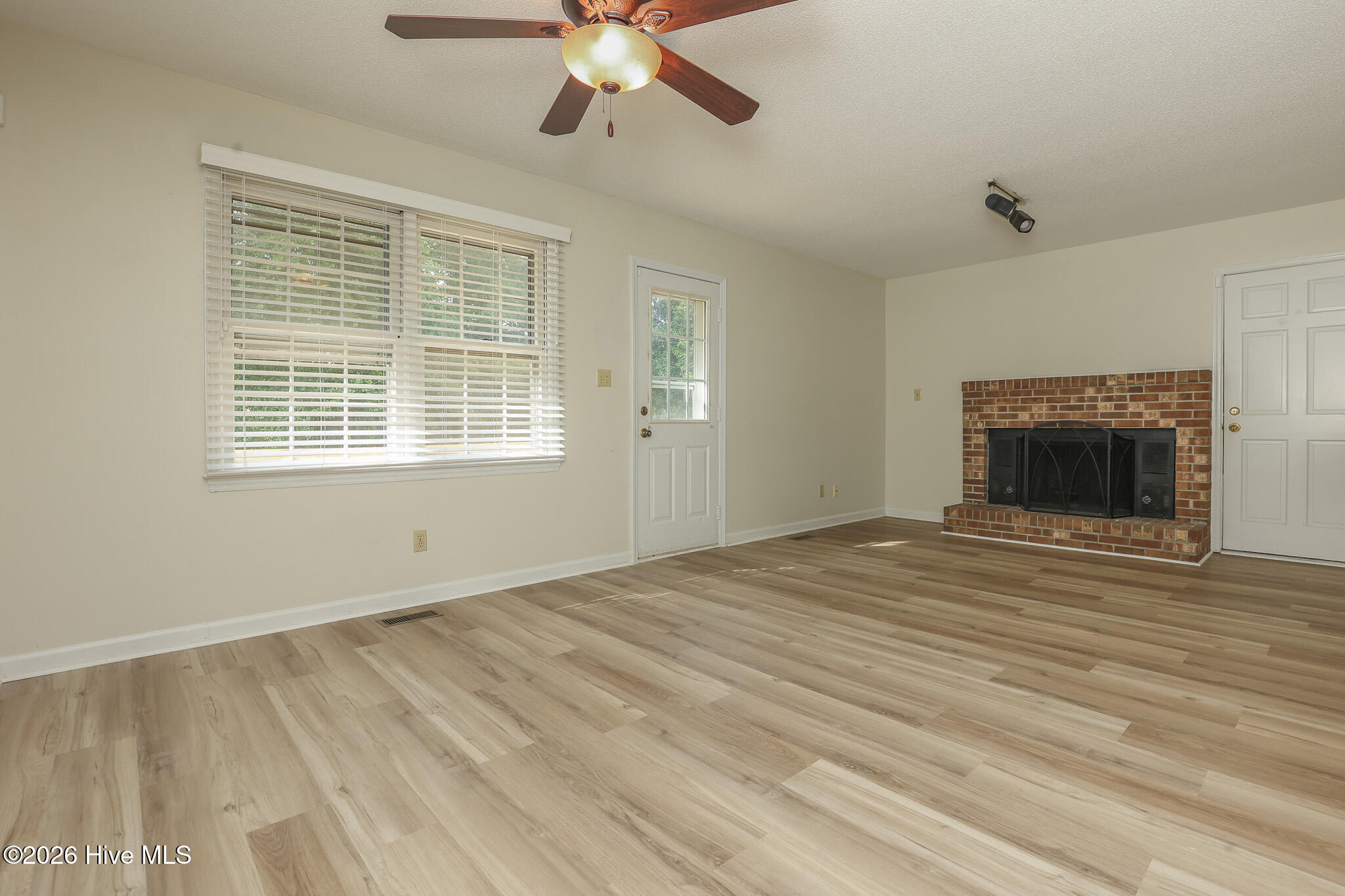 1505 Clifton Road Jacksonville, NC 28540 - Photo 12 of 35 1505 Clifton-31