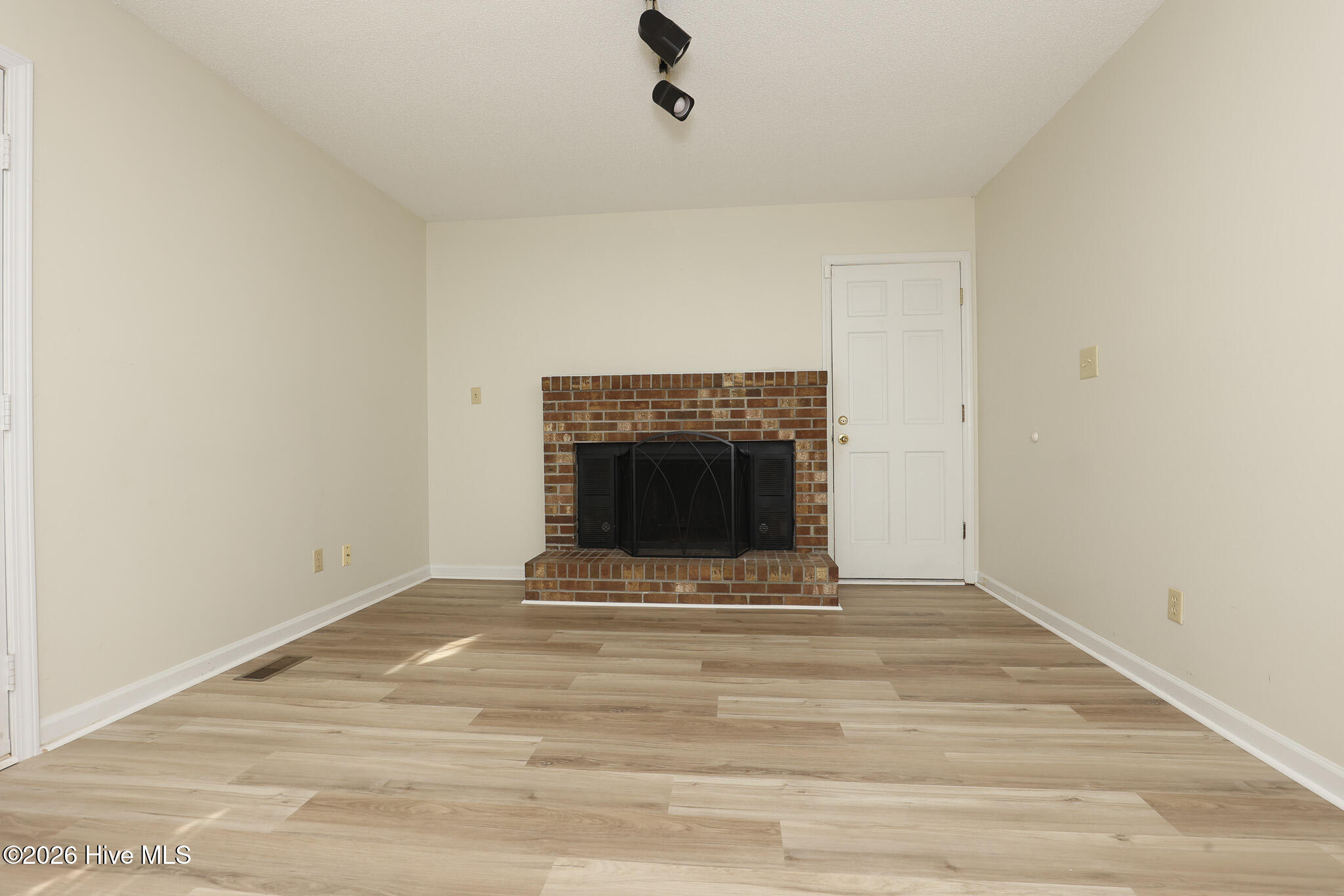1505 Clifton Road Jacksonville, NC 28540 - Photo 13 of 35 1505 Clifton-30