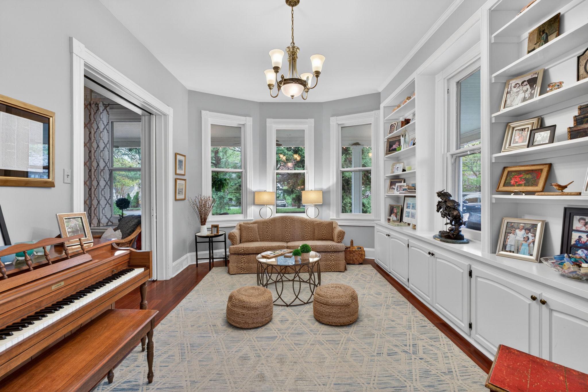 605 West Joppa Road Towson, MD 21204 - Photo 25 of 98 Library has pocket doors and built-ins.