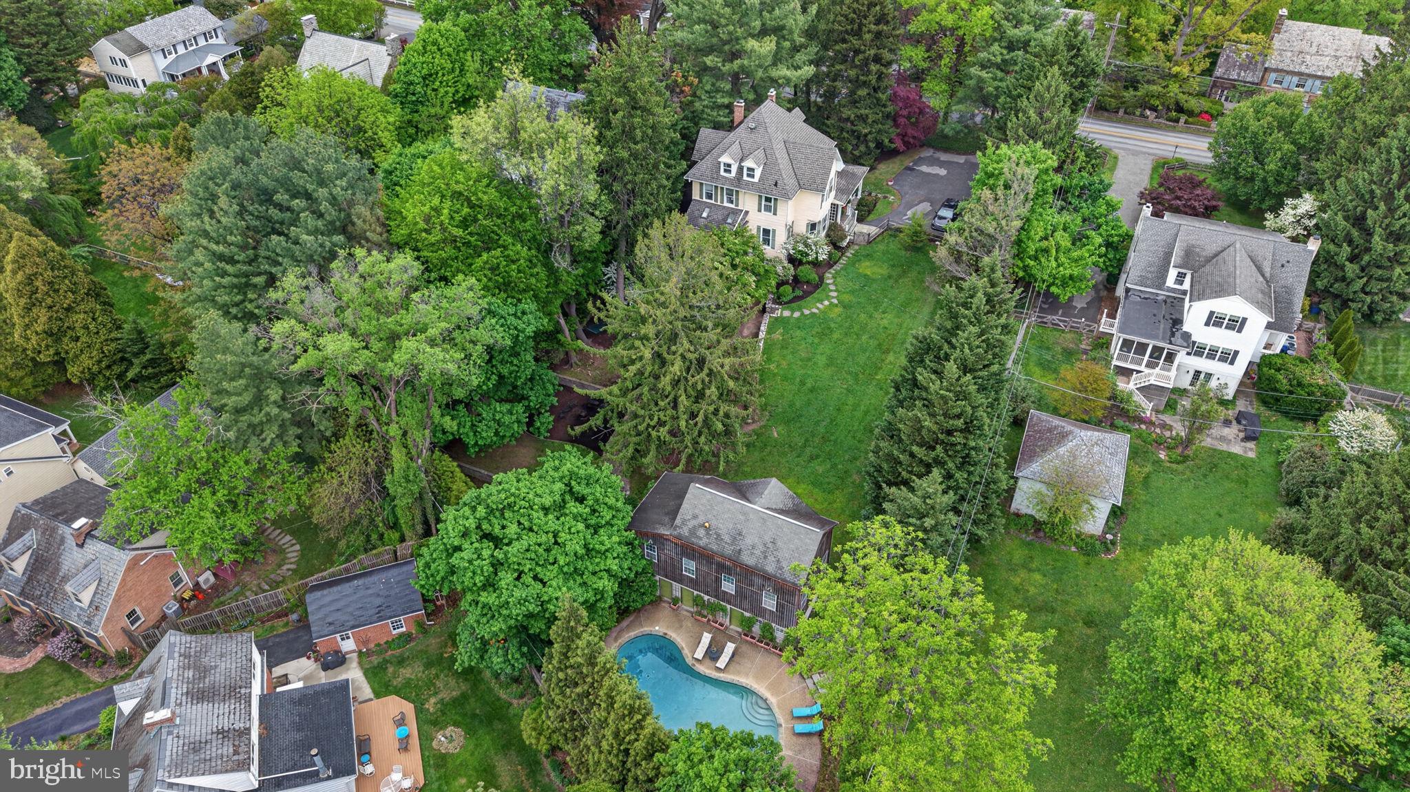 605 West Joppa Road Towson, MD 21204 - Photo 4 of 98 Lush suburban oasis with pool retreat.