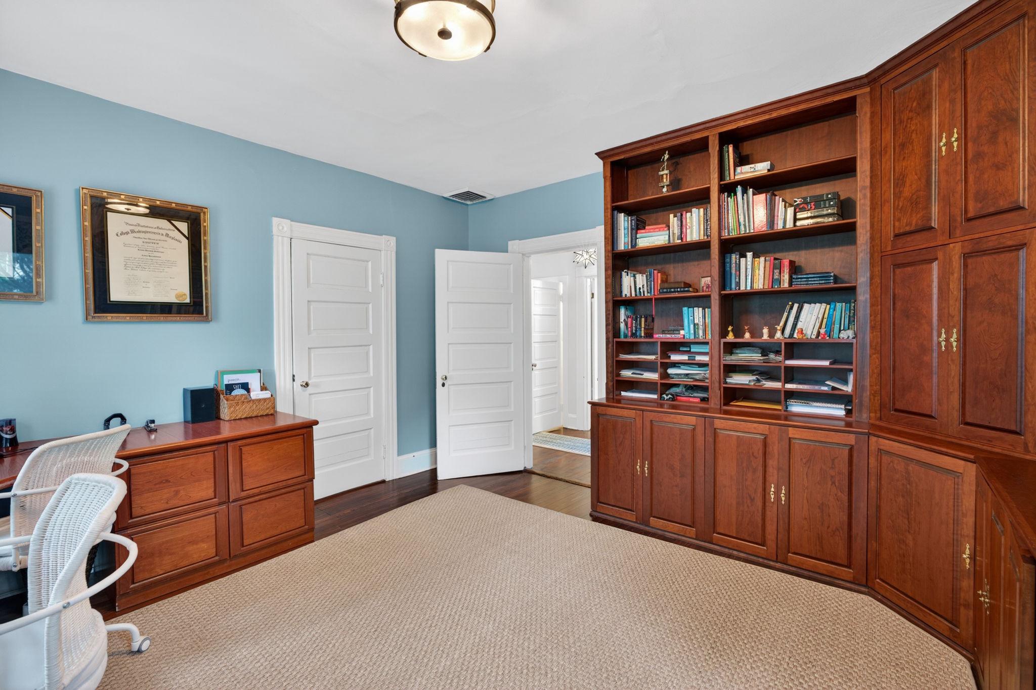 605 West Joppa Road Towson, MD 21204 - Photo 51 of 98 Bedroom 4 currently used as a home office.