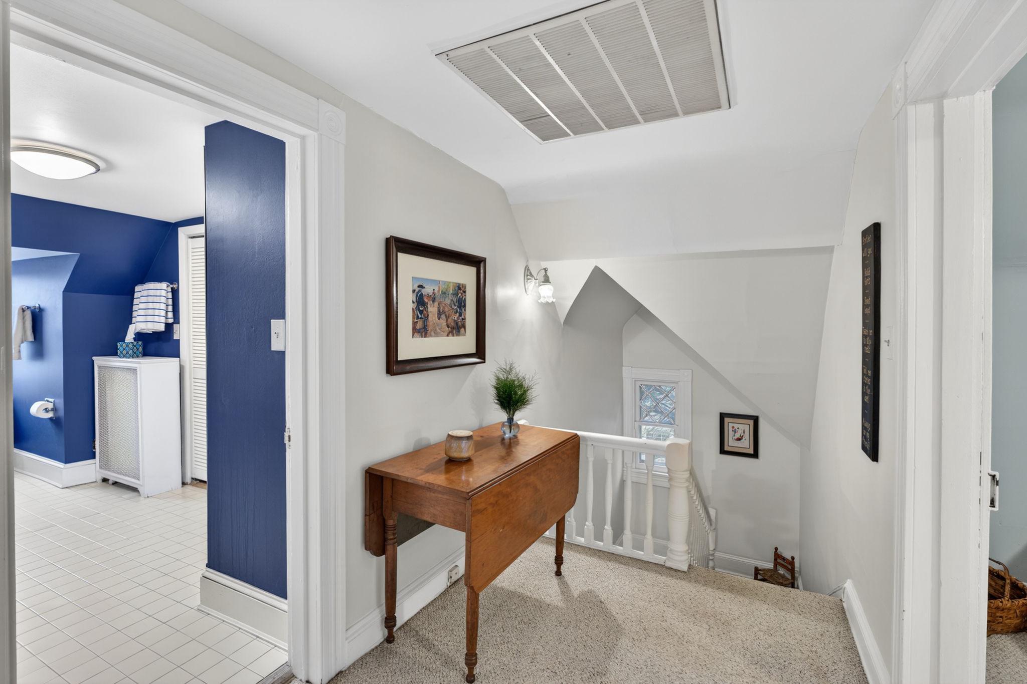 605 West Joppa Road Towson, MD 21204 - Photo 52 of 98 3rd floor hall
