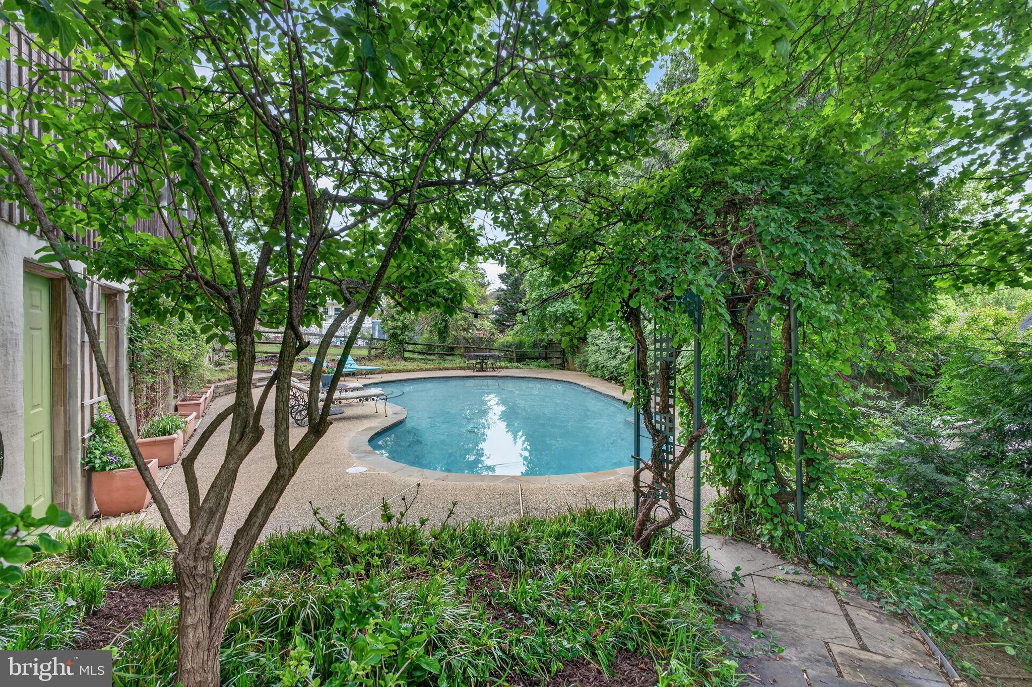 605 West Joppa Road Towson, MD 21204 - Photo 75 of 98 Serene oasis with lush greenery.