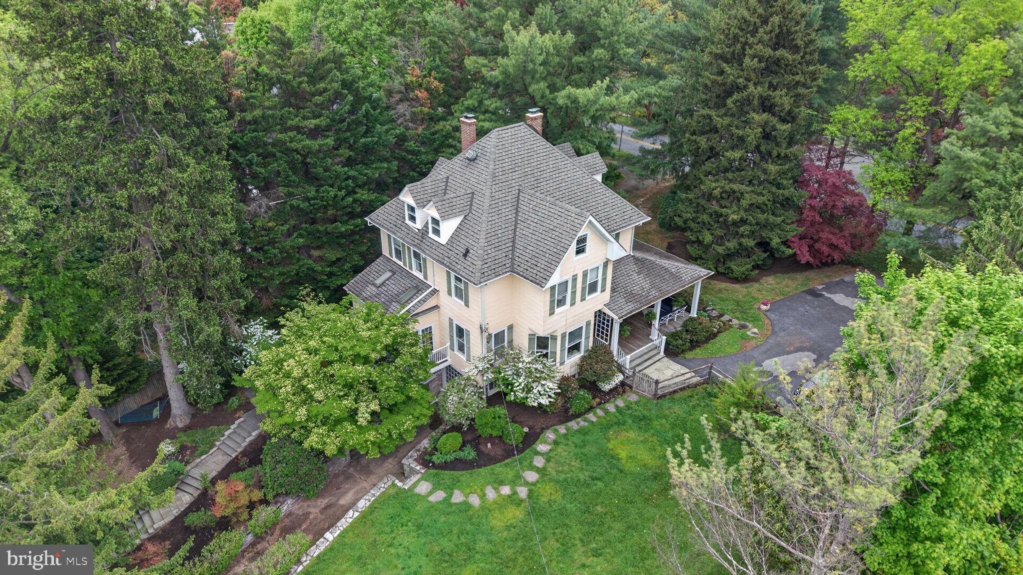 605 West Joppa Road Towson, MD 21204 - Photo 8 of 98 Charming home nestled in lush greenery.