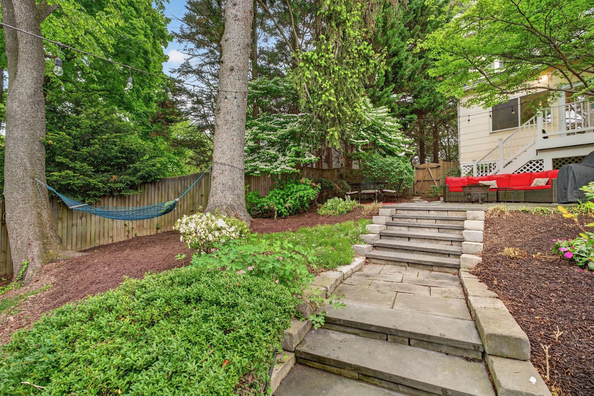 605 West Joppa Road Towson, MD 21204 - Photo 88 of 98 Stone staircase