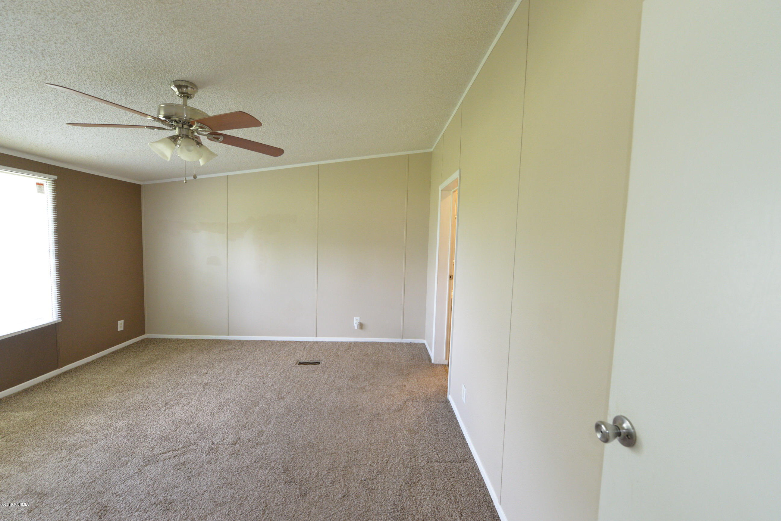 595 Five Mile Road Richlands, NC 28574 - Photo 25 of 35 MasterBed2