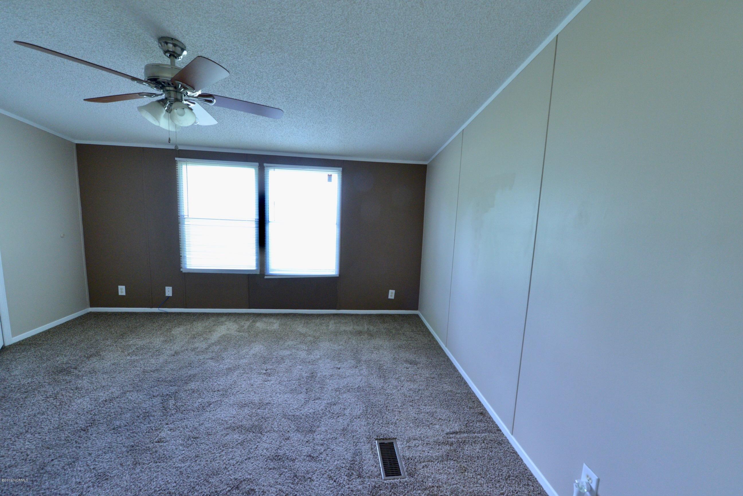 595 Five Mile Road Richlands, NC 28574 - Photo 26 of 35 MaterBed