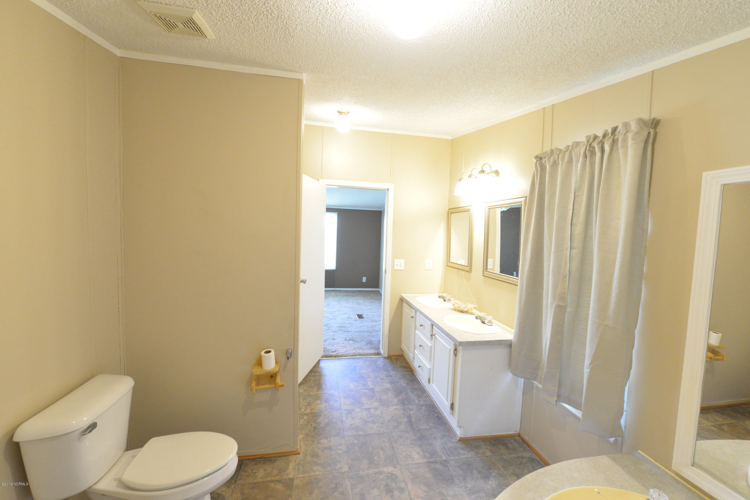 595 Five Mile Road Richlands, NC 28574 - Photo 28 of 35 MasterBath2