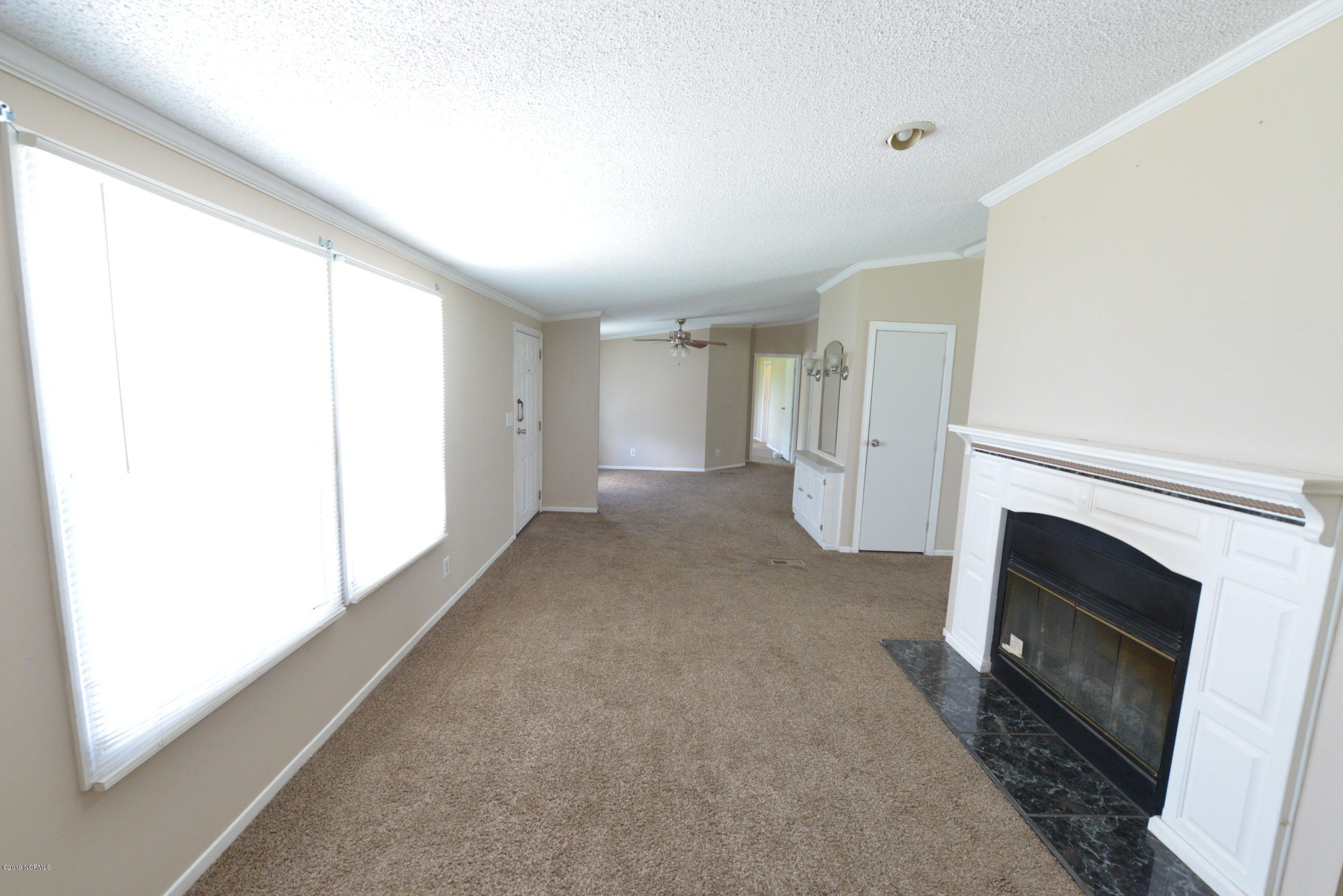 595 Five Mile Road Richlands, NC 28574 - Photo 3 of 35 FrontRoom