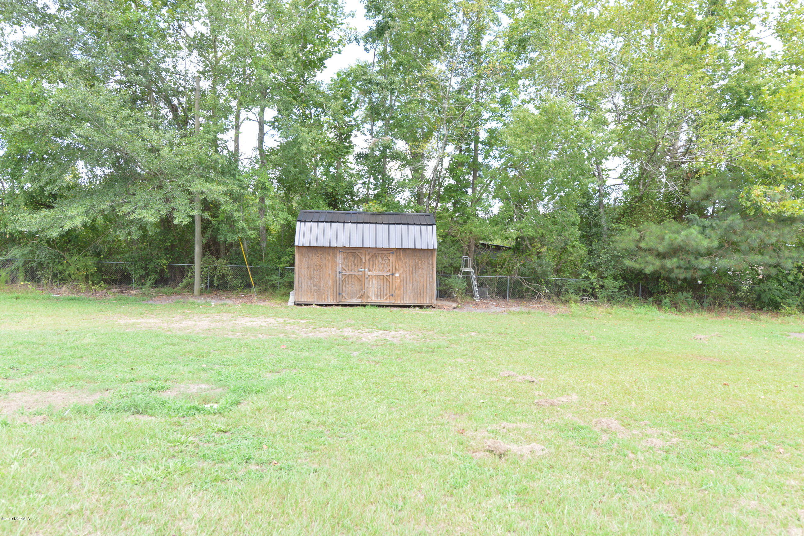 595 Five Mile Road Richlands, NC 28574 - Photo 31 of 35 Shed