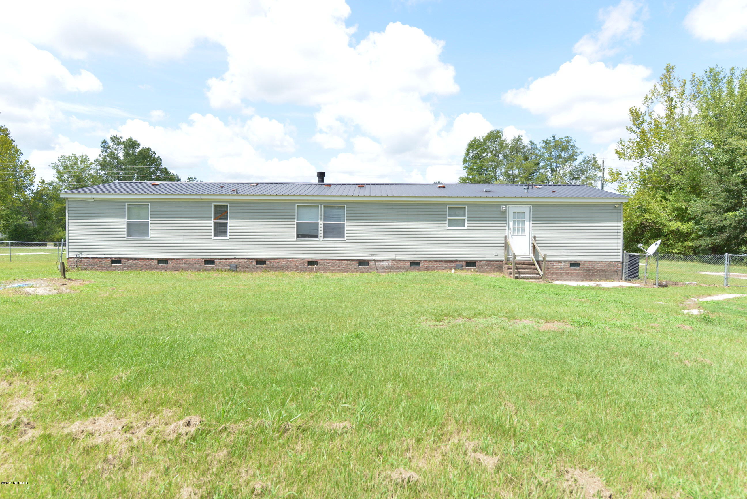 595 Five Mile Road Richlands, NC 28574 - Photo 32 of 35 Rear 2