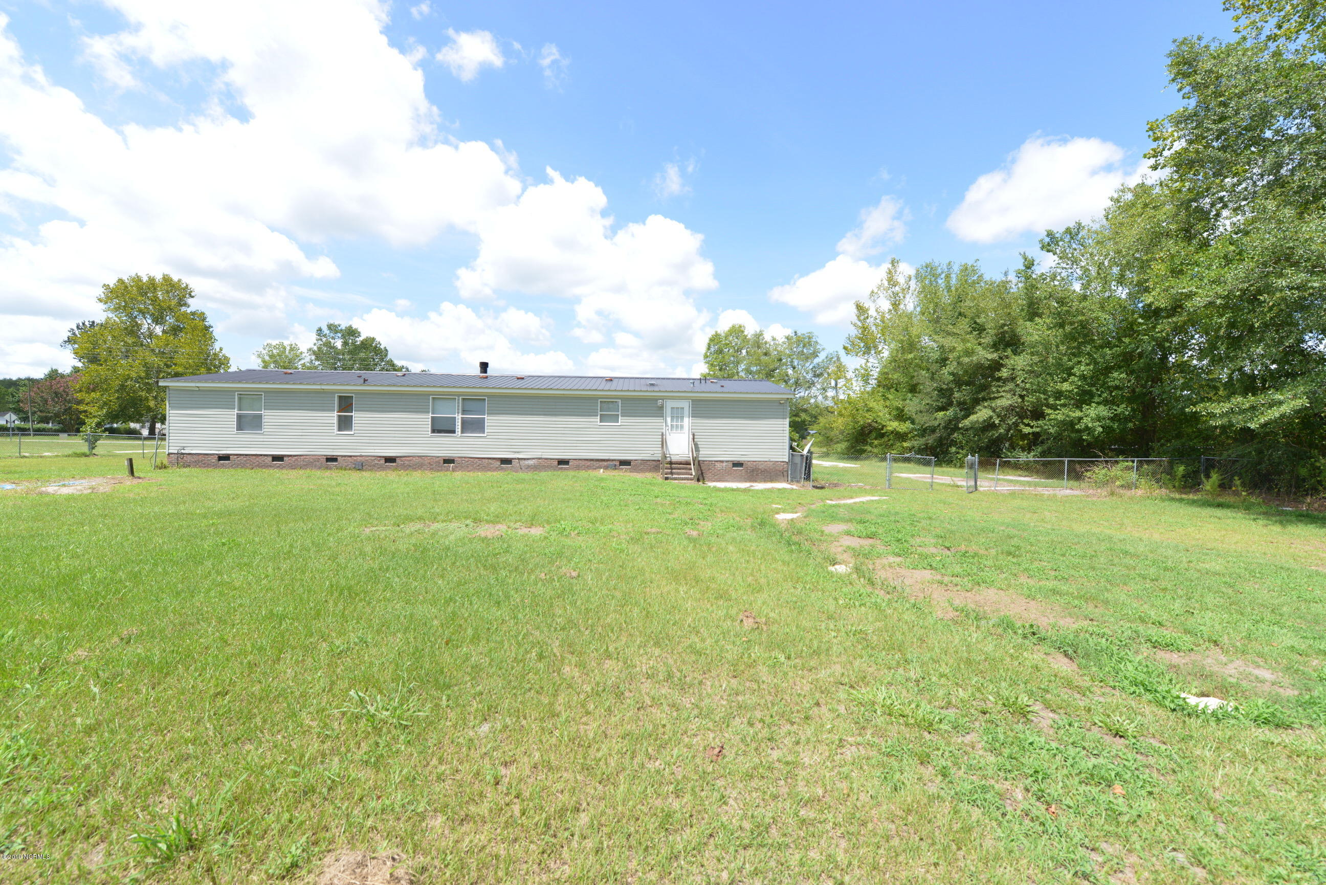 595 Five Mile Road Richlands, NC 28574 - Photo 33 of 35 Rear