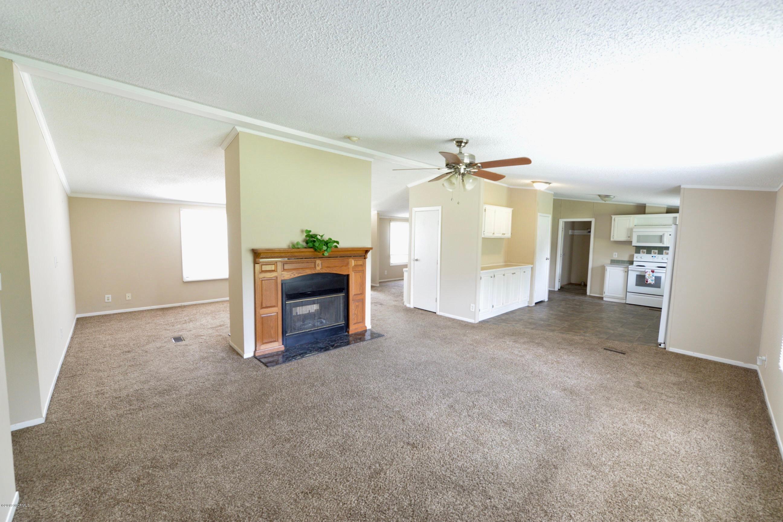 595 Five Mile Road Richlands, NC 28574 - Photo 6 of 35 LivingKitch2