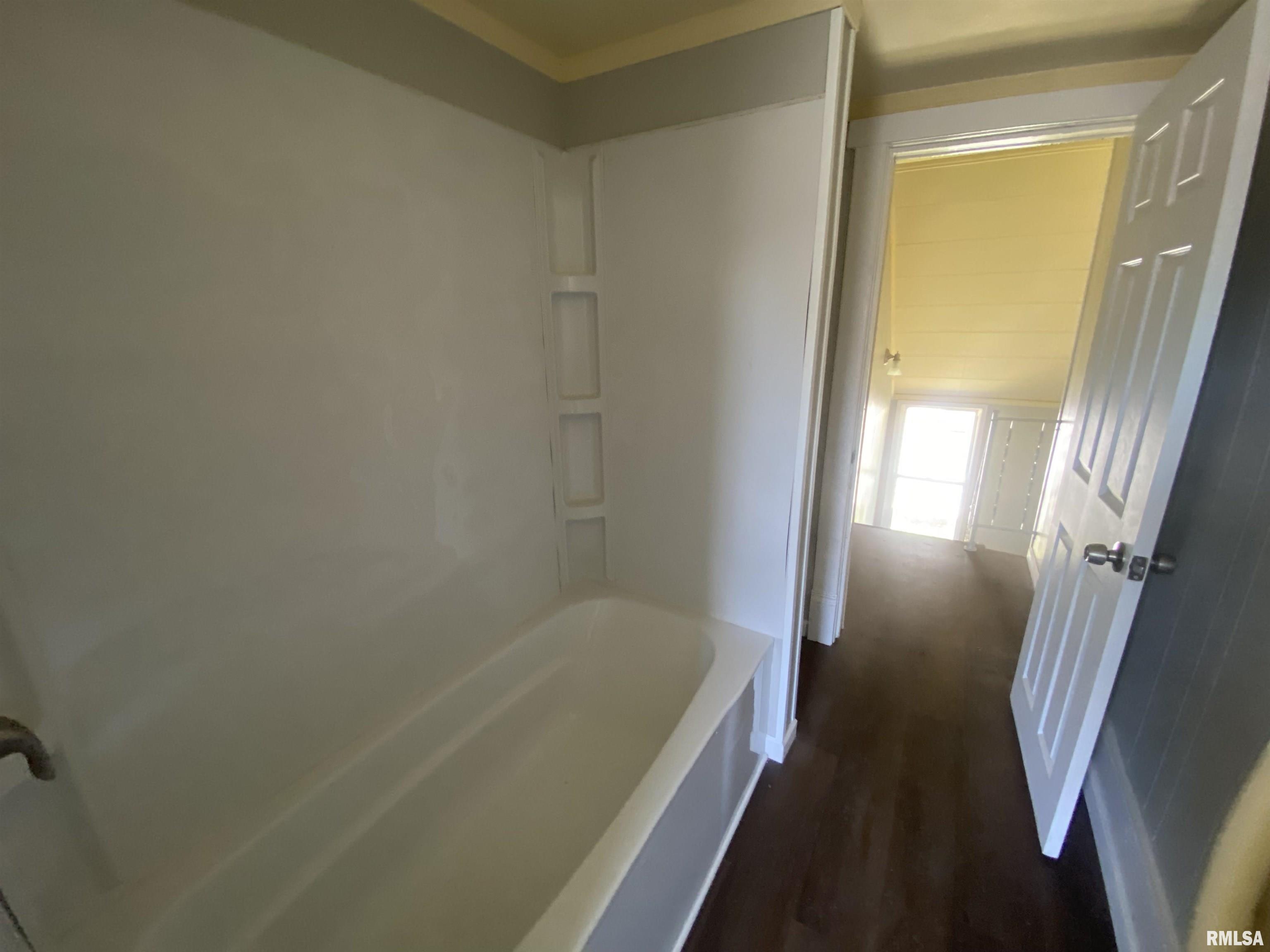 624 East Maple Street Canton, IL 61520 - Photo 15 of 29