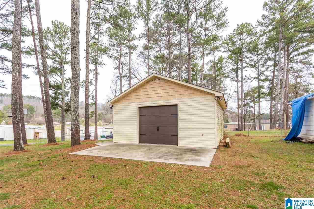 205 20th Street Northeast Oneonta, AL 35121 - Photo 30 of 36