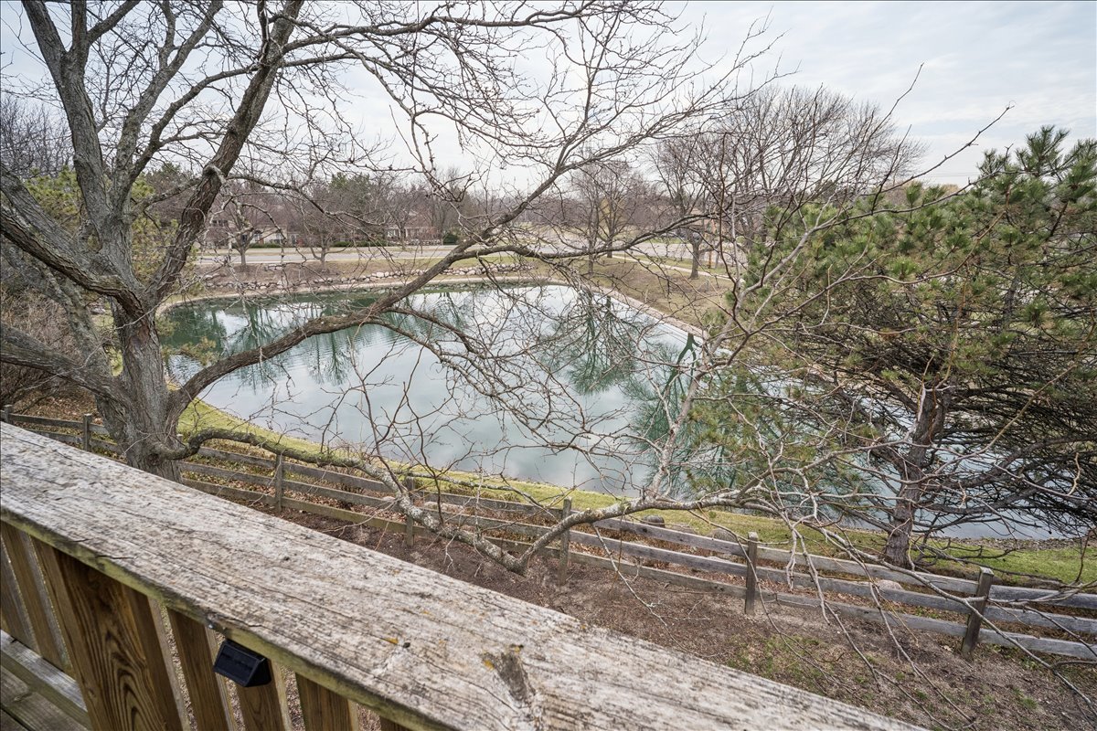 1987 North Silver Lake Road Arlington Heights, IL 60004 - Photo 12 of 16