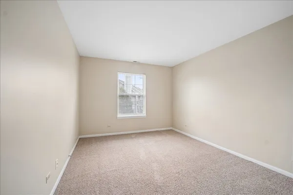 $390,000 | 1987 North Silver Lake Road, Arlington Heights, IL 60004