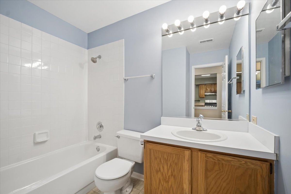 1987 North Silver Lake Road Arlington Heights, IL 60004 - Photo 9 of 16