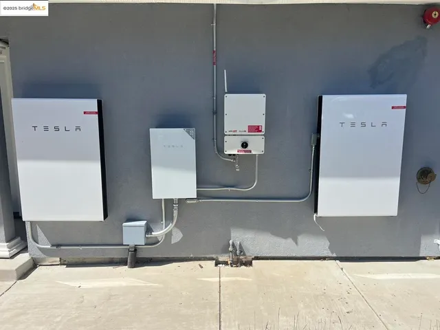 $998,000 | 976 53rd Street, Emeryville, CA 94608