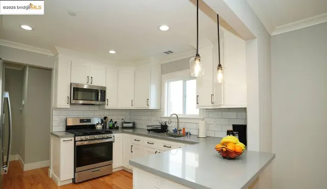 $998,000 | 976 53rd Street, Emeryville, CA 94608